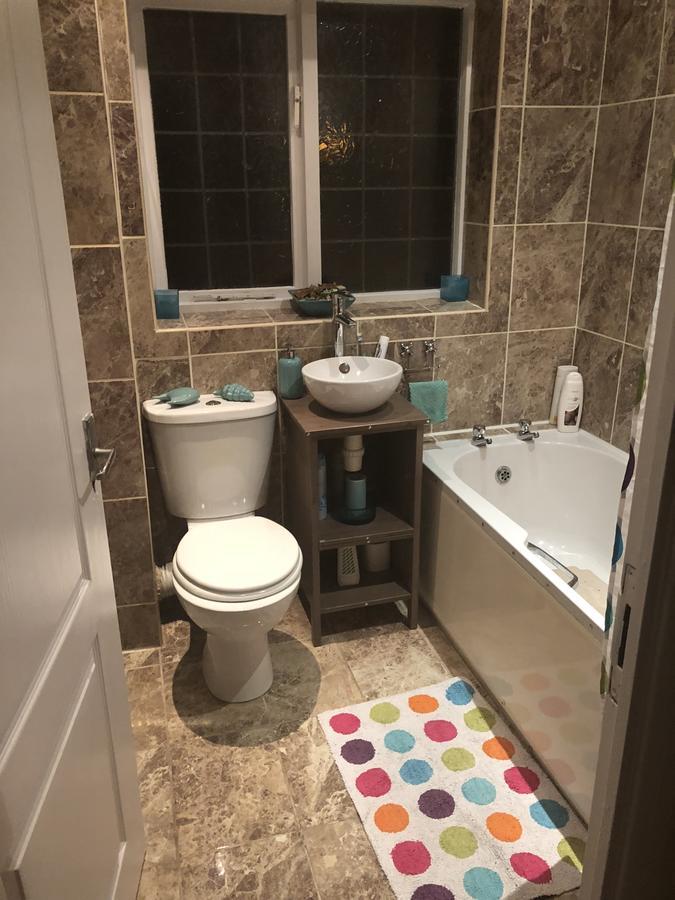 Waltham Abbey Private Property 외부 사진