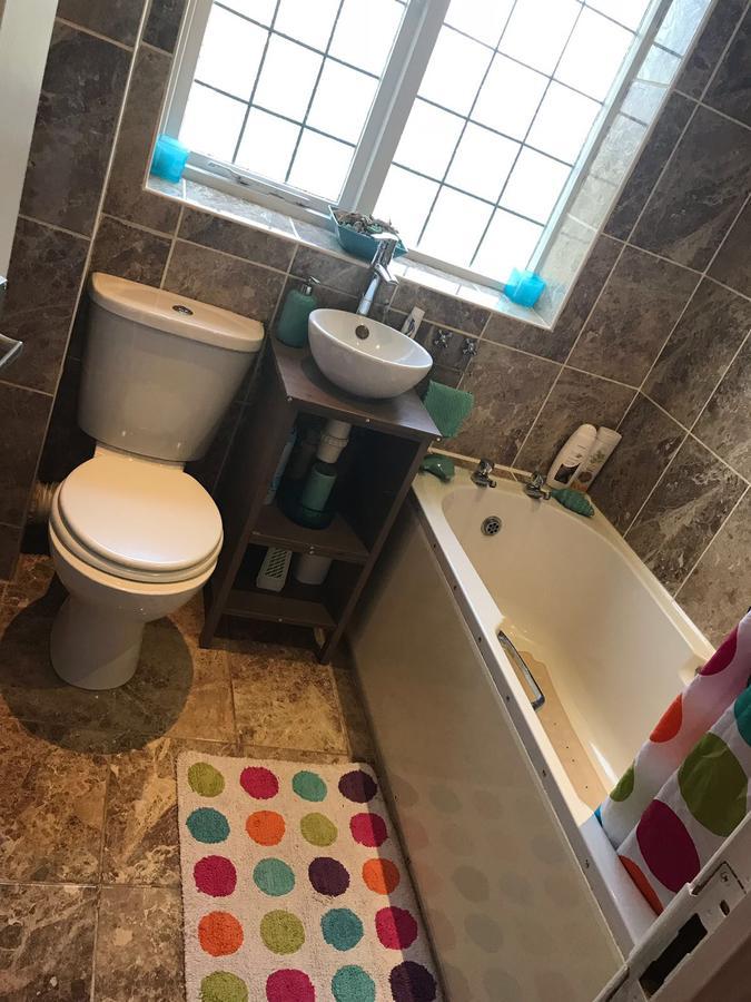 Waltham Abbey Private Property 외부 사진